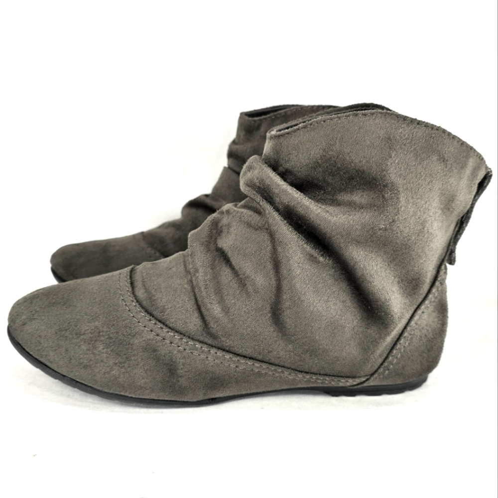 Trend Report NEW! Kixi Dark Gray, Pull On, Slouchy Winter Bootie Women's 6.5M